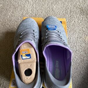 Women’s Wide fit Skechers Tennis Slip-ins shoes 9.5 W